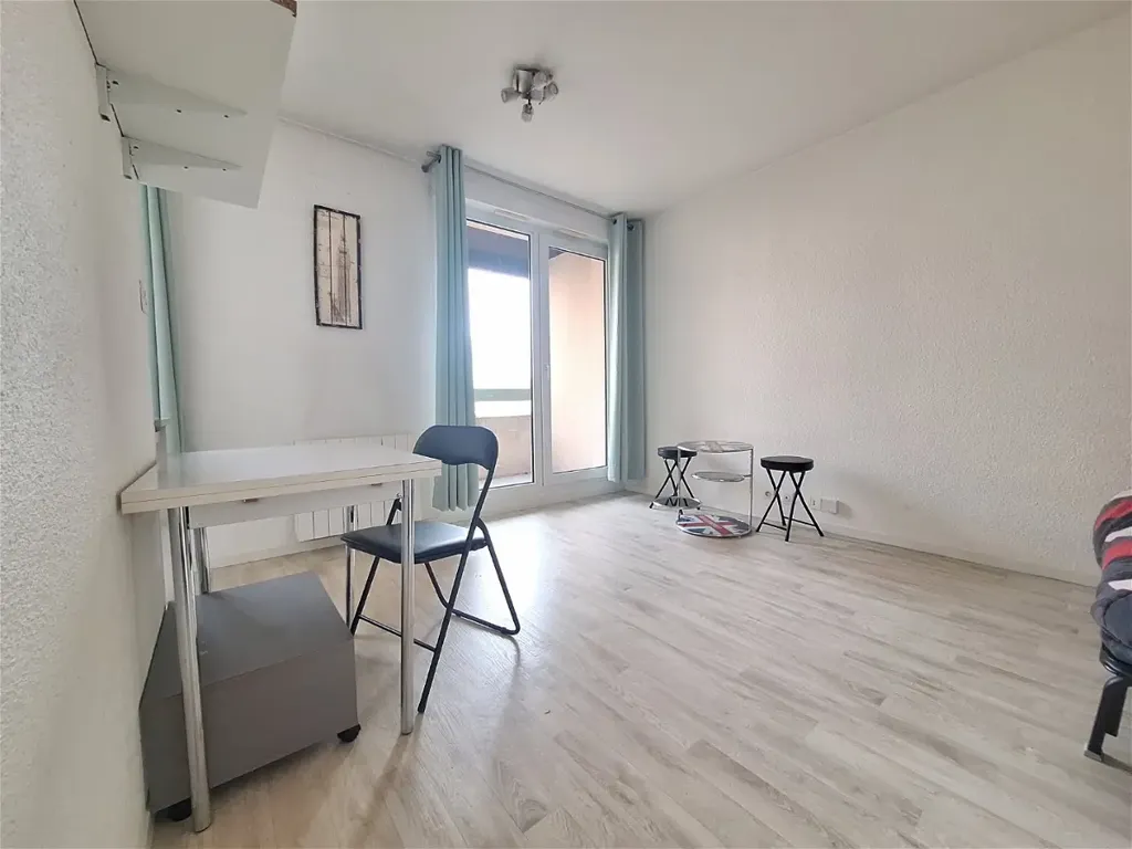 Magamistoad - Furnished Flat with Balcony in Aubière