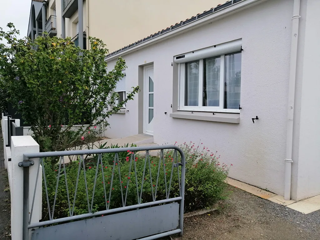 Välivaade - 3-Bedroom House with Garden in Challans