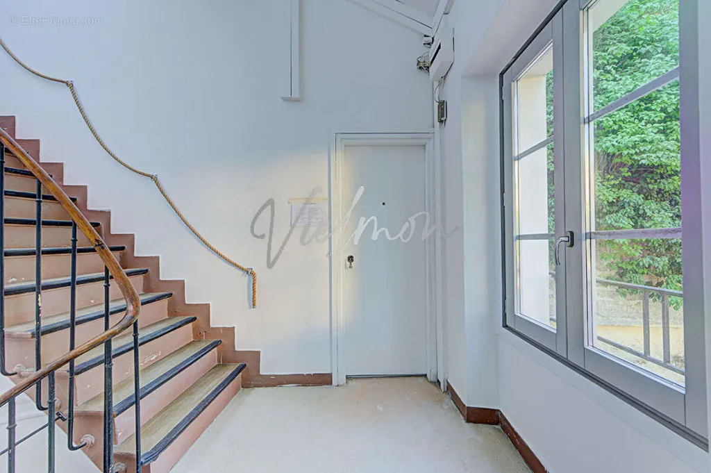 Pièces - Studio Rénové à Saint-Germain-en-Laye