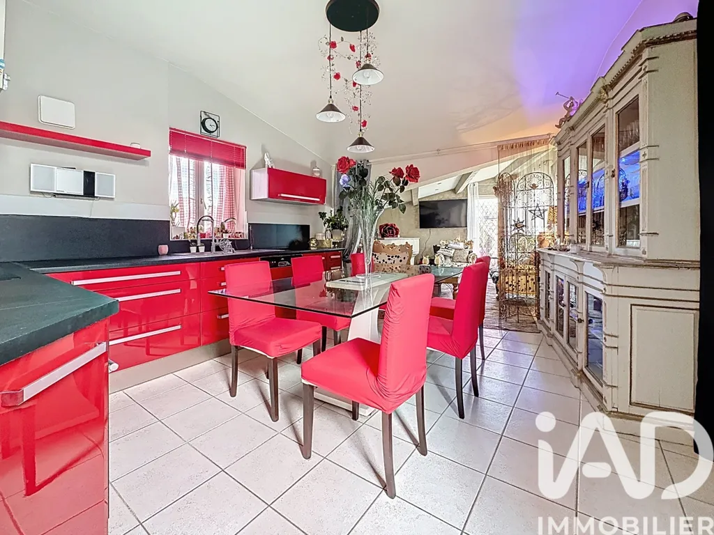 Köök - Charming 3-Piece Apartment with Terraces in Cavaillon