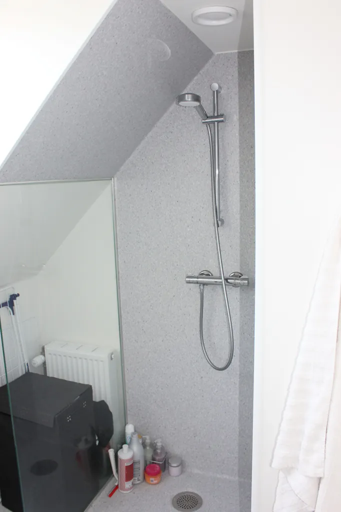 Vannitoad - Penthouse with Balcony near Vejle Centre