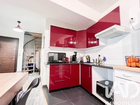 Cuisine - Appartement Duplex avec Jardin d'Hiver à Dammartin