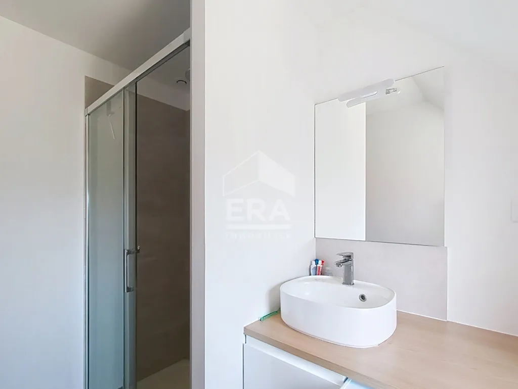 Salles de bain - Appartement Rénové à Luzarches, Proche Centre-Ville