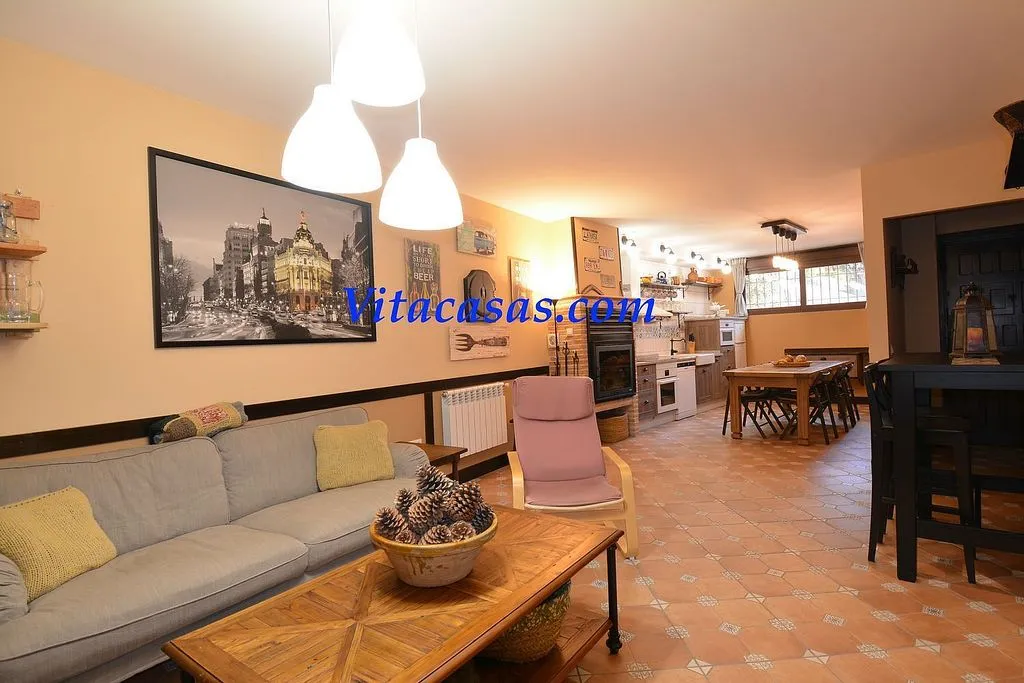 Elutuba - Rustic Chalet with Pool in Robledillo de Mohernando