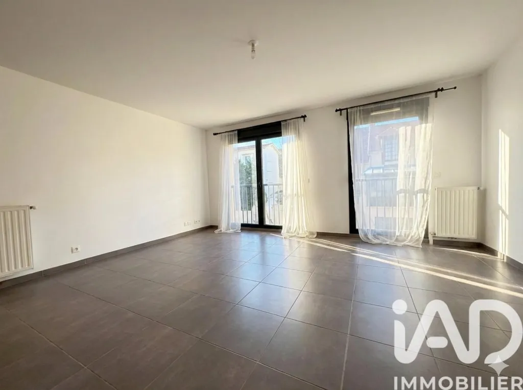 Pièces - Appartement 2 Pièces avec Ascenseur à Gentilly