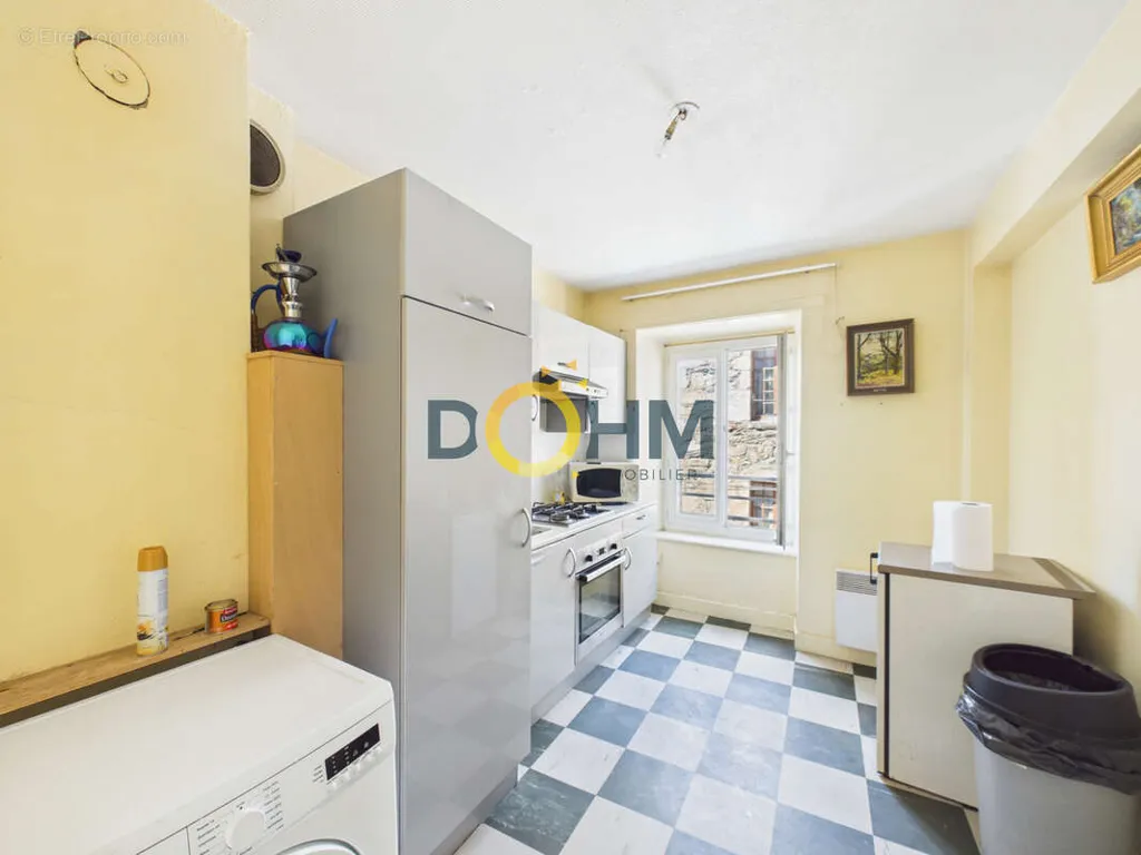 Cuisine - Immeuble avec 3 Appartements en Centre Bourg à La Chaise-Dieu