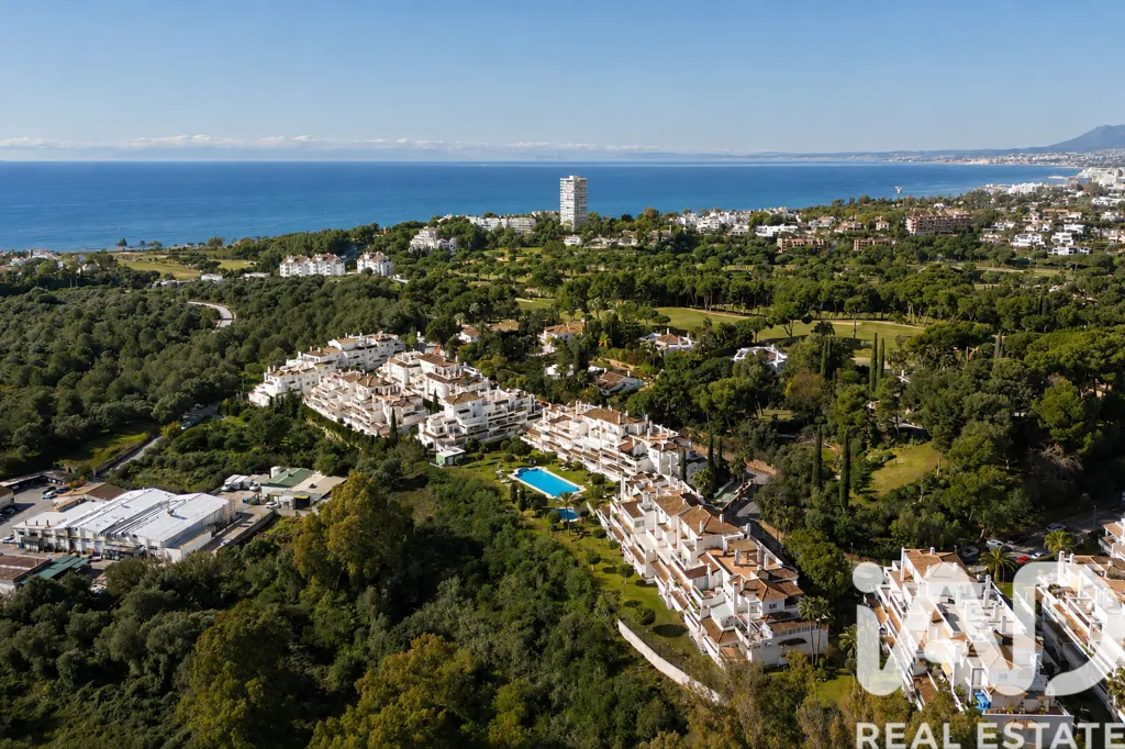 Jardin - 2-Bed Apartment with South Terrace in Río Real Golf, Marbella