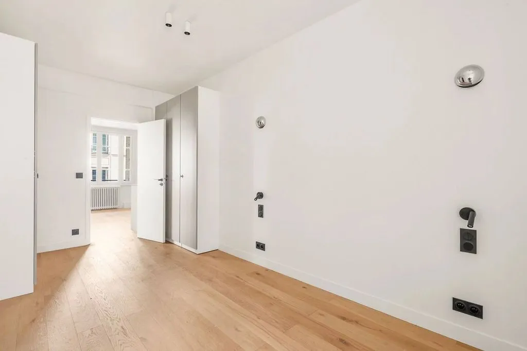 Pièces - Appartement Rénové avec Ascenseur à Paris