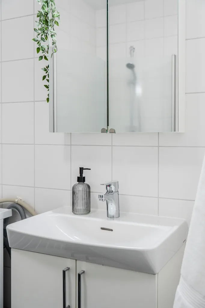 Salles de bain - Apartment with Balcony in Sävja, Uppsala