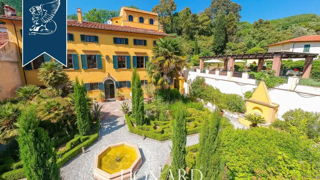 Õhuvaade - Historic Villa with Pool near Lucca