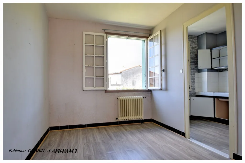 Rooms - 8-Piece House with Garage in Aigondigné