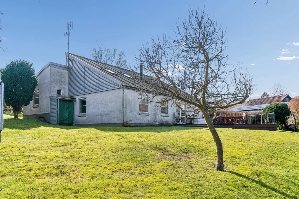 Aed - Architectural Villa with View in Kokkedal