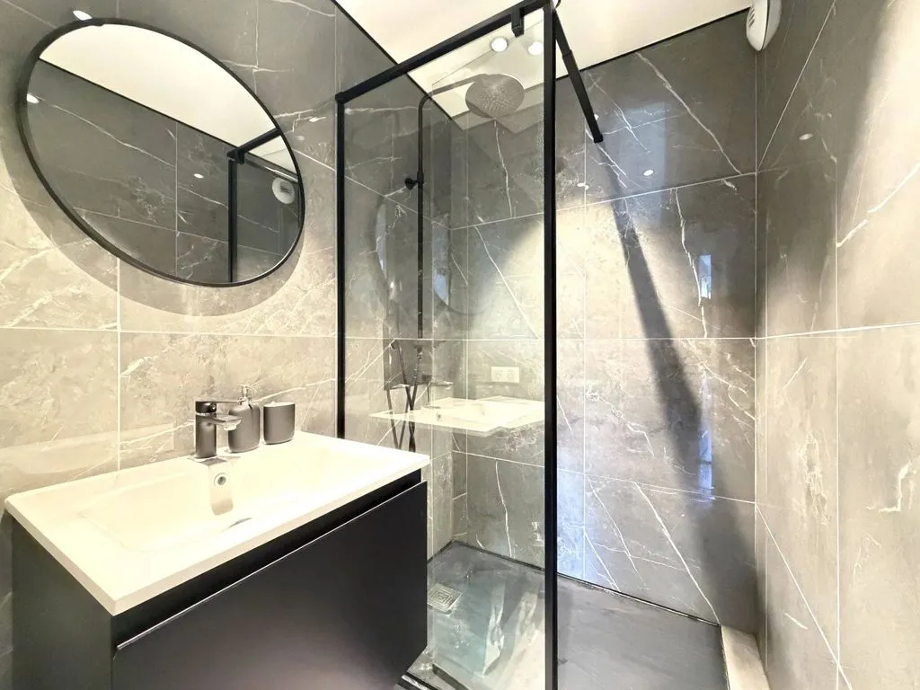 Salles de bain - Appartement Luxueux avec Vue Mer à Nice