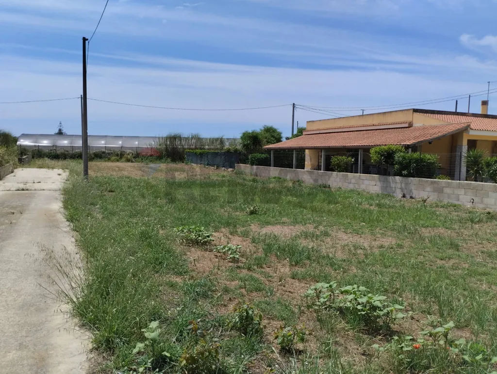 Jardin - Buildable Plot with Beach Access in Ispica