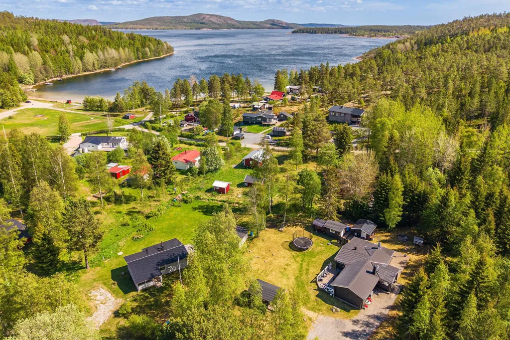 Õhuvaade - Charming Seafront Home with Open Plan in Tranquil Setting