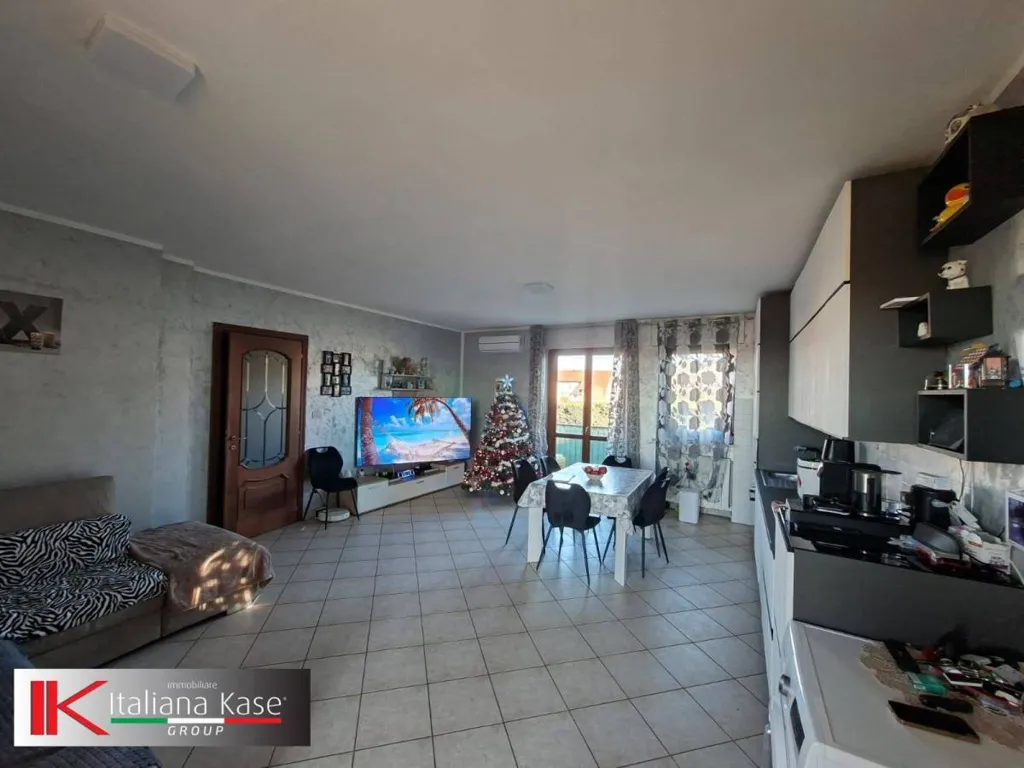 Dining Room - Spacious Apartment with Terrace in Montalenghe