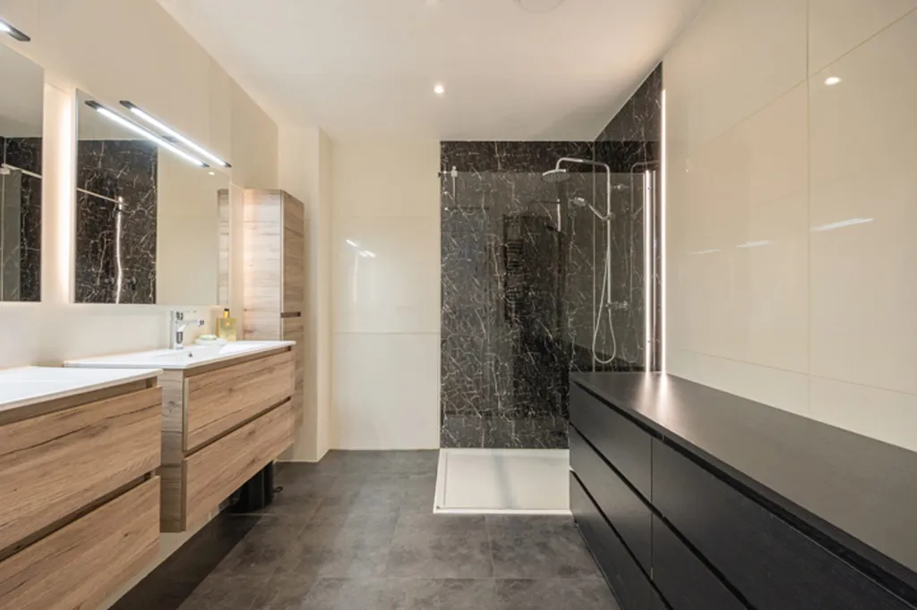 Salles de bain - Appartement Neuf avec Terrasse à Temse