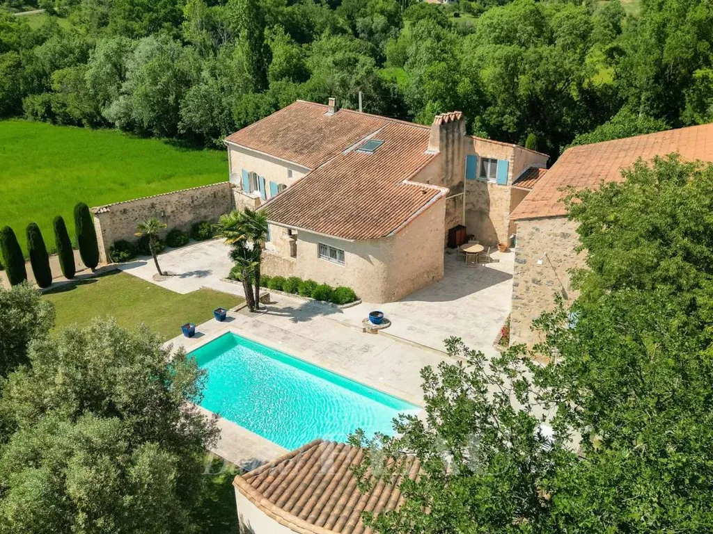 Vue aérienne - Mas Provençal Rénové avec Piscine en Ardèche Méridionale