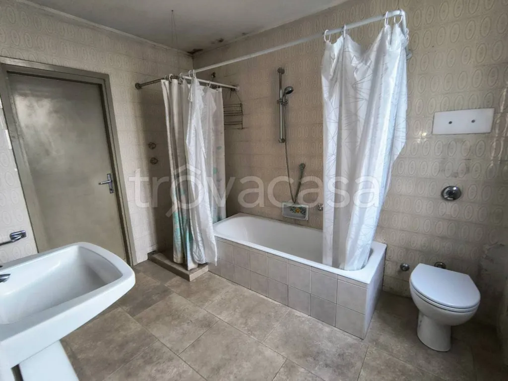 Vannitoad - Characterful Villa to Restore with Garden in Padova