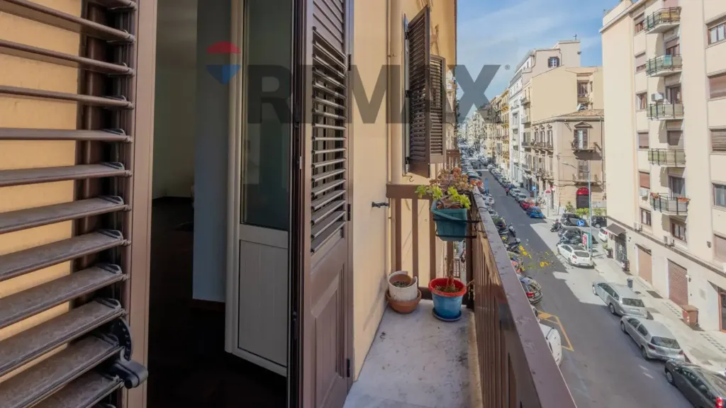 Rõdu - Two-Level Apartment with Balcony in Palermo