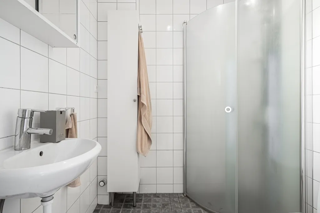 Vannitoad - Charming Renovated Flat in Landshövdingehus, Central Location