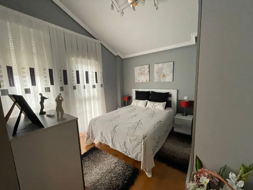 Bedrooms - Chalet with Large Garden in Barcena de Cicero