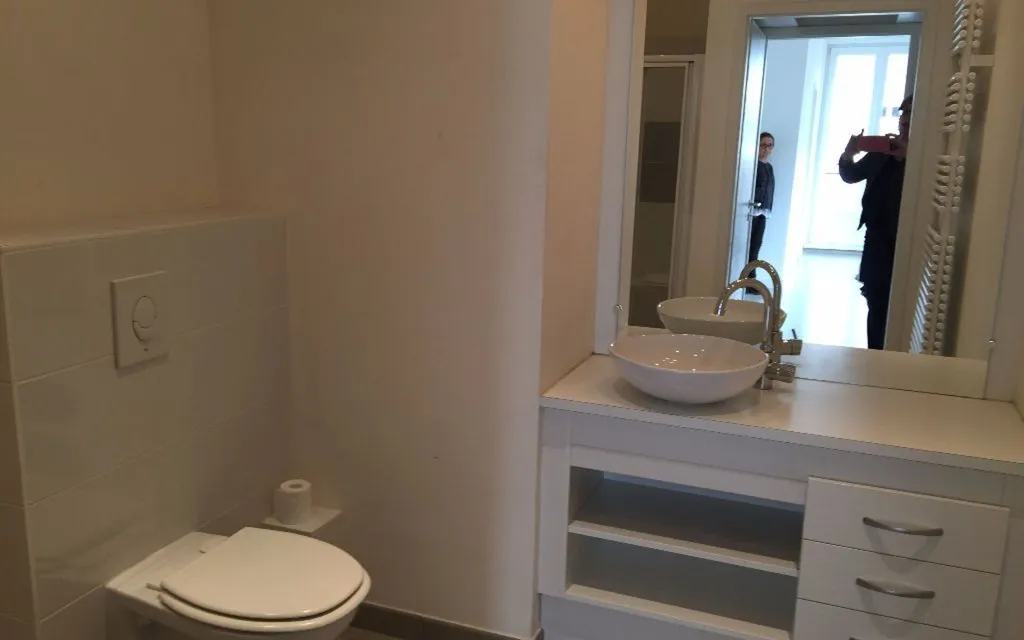 Salles de bain - Appartement T2 avec Ascenseur à Strasbourg