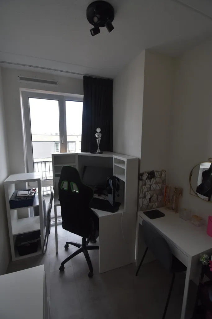 Bureau - Apartment with Balcony in Ede