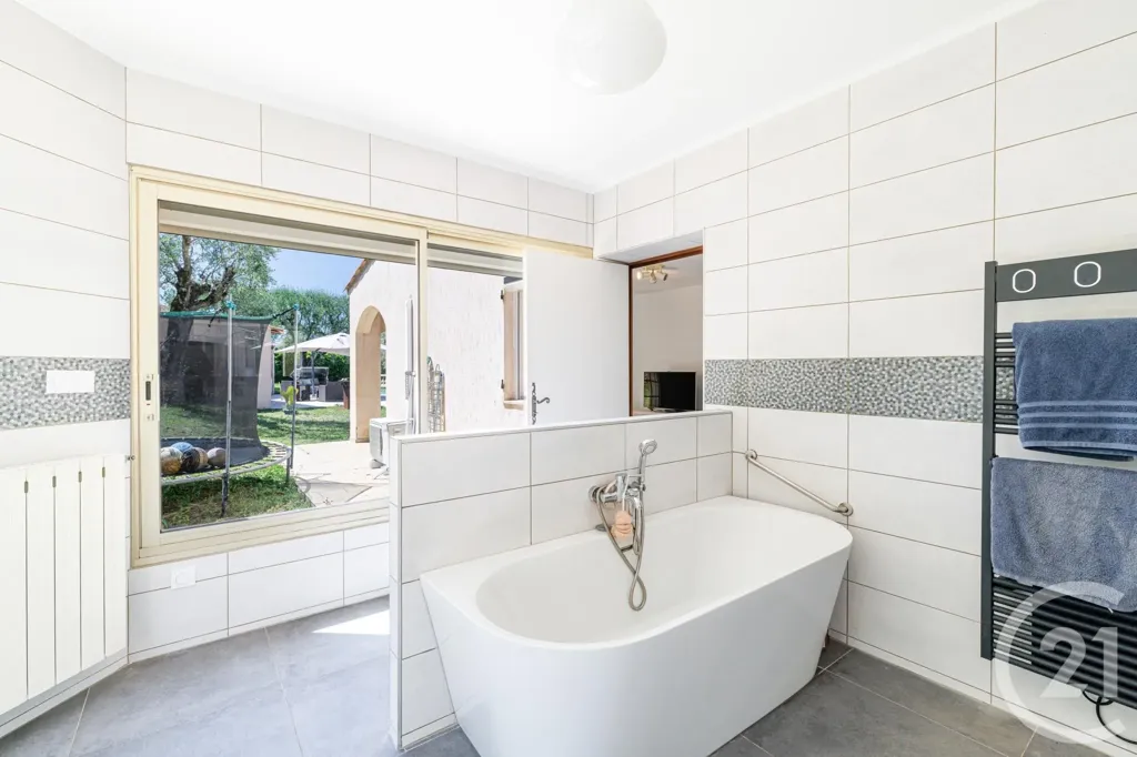 Bathrooms - Provençal Villa with Pool and Panoramic View near Nice