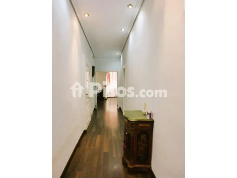 Esik - Classical Style Flat with Balcony in City Centre