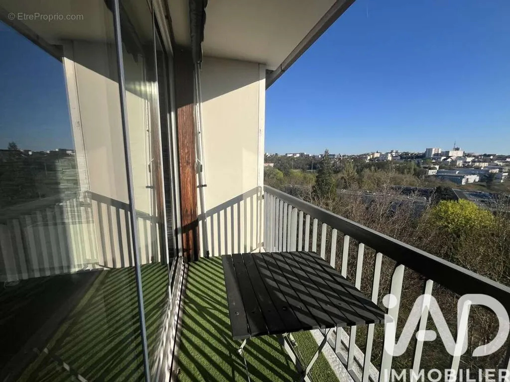 Rõdu - T3 Apartment with Balcony in Limoges