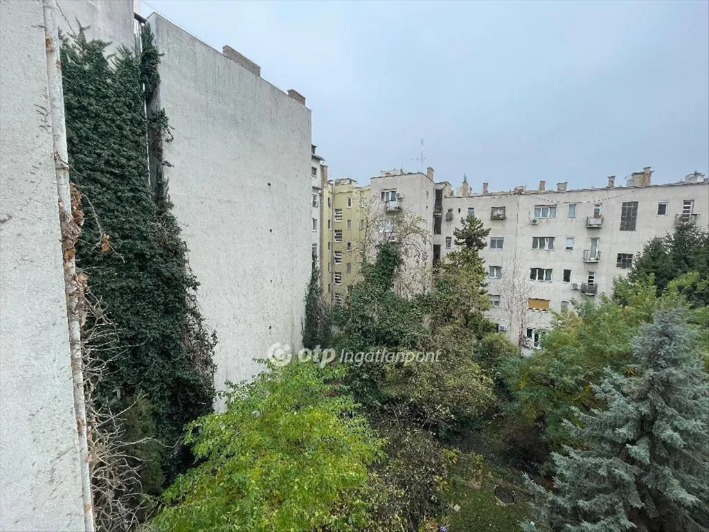 Giardino - Bauhaus Flat with Balcony in Budapest XIII