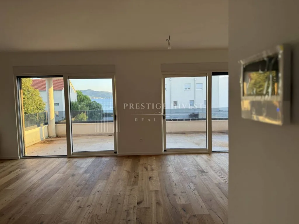 Elutuba - Penthouse with Sea View in Sukošan