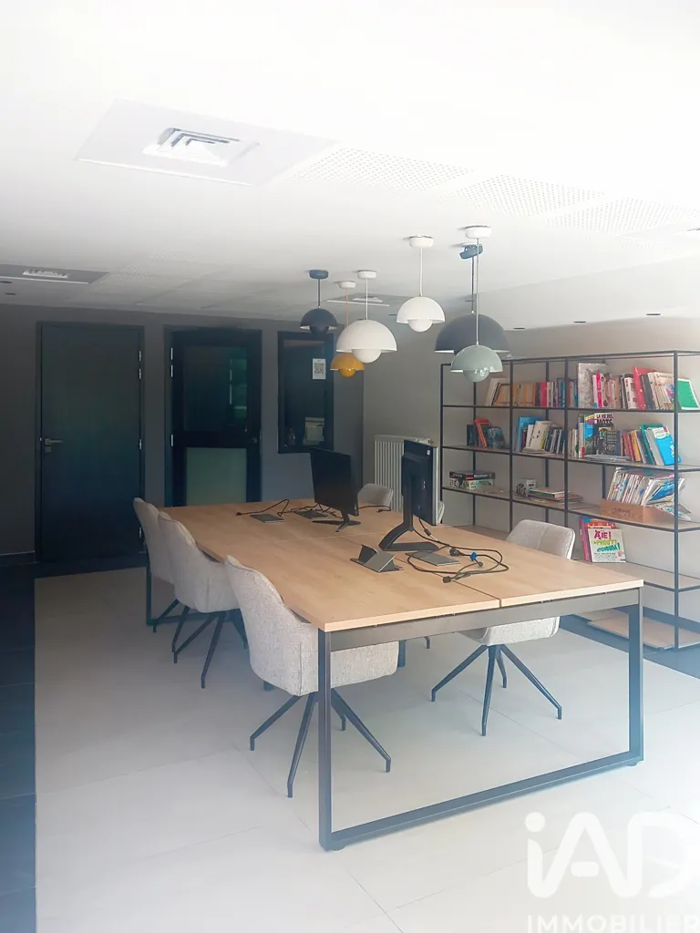 Bureau - Appartement T5 avec Balcon à Bagneux