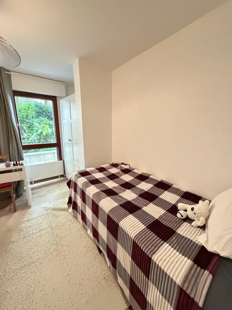 Chambres - Appartement Meublé avec Balcon à Rueil-Malmaison