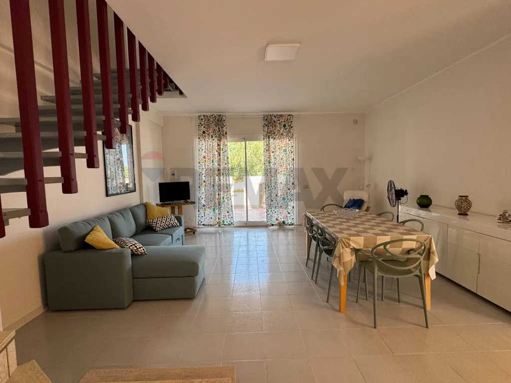 Elutuba - Rustic Villa with Terrace in Noto
