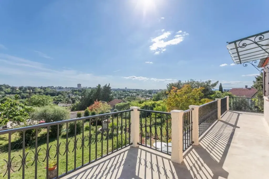 Balcony - Spacious Villa with Terraces in Allauch