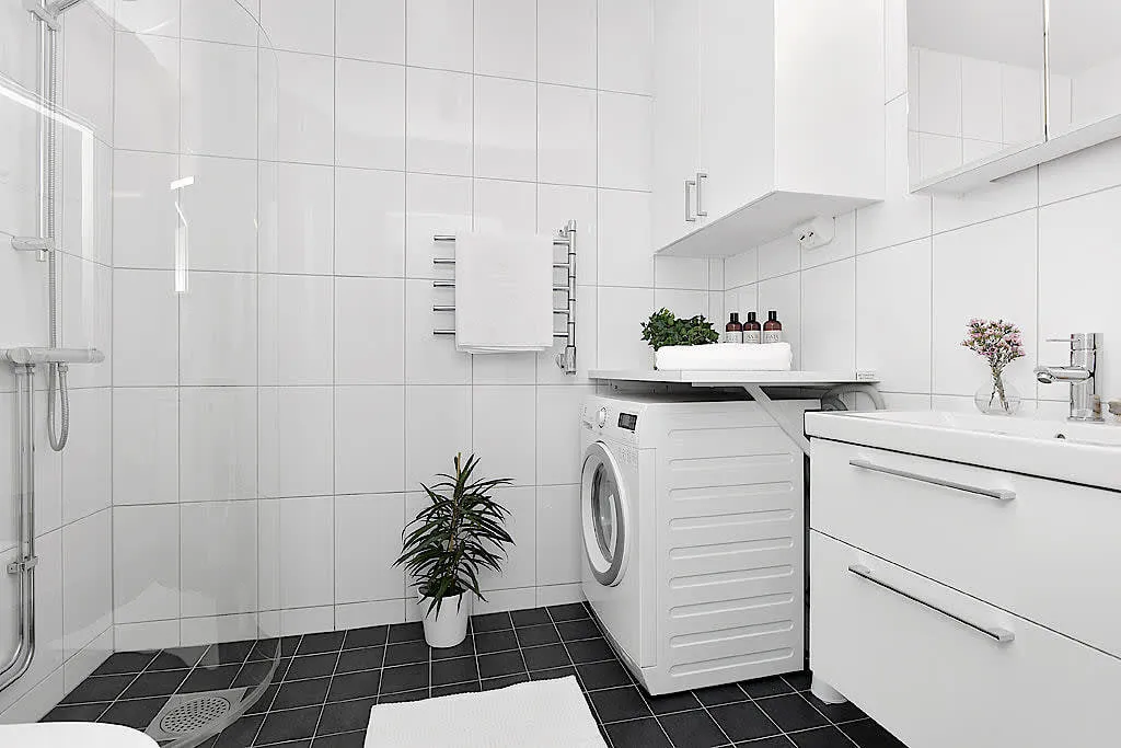 Salles de bain - Modern Apartment with Gym in Vällingby