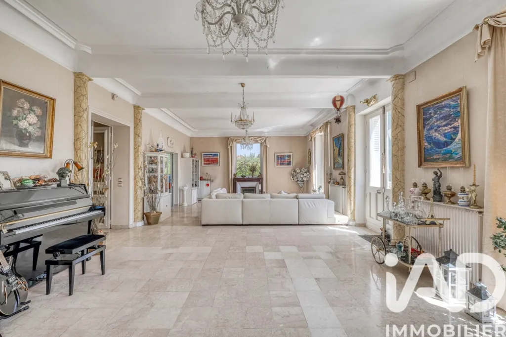 Maison 11 pièces à Thorigny-sur-Marne
