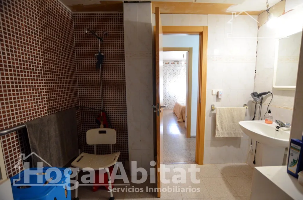 Salles de bain - Maison 8 pièces à Alicante Capital