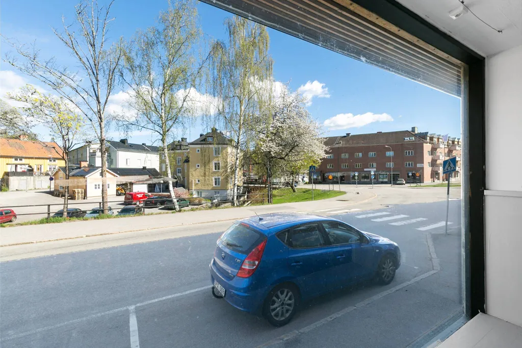 Välivaade - Mixed-Use Property with Harbour View in Valdemarsvik
