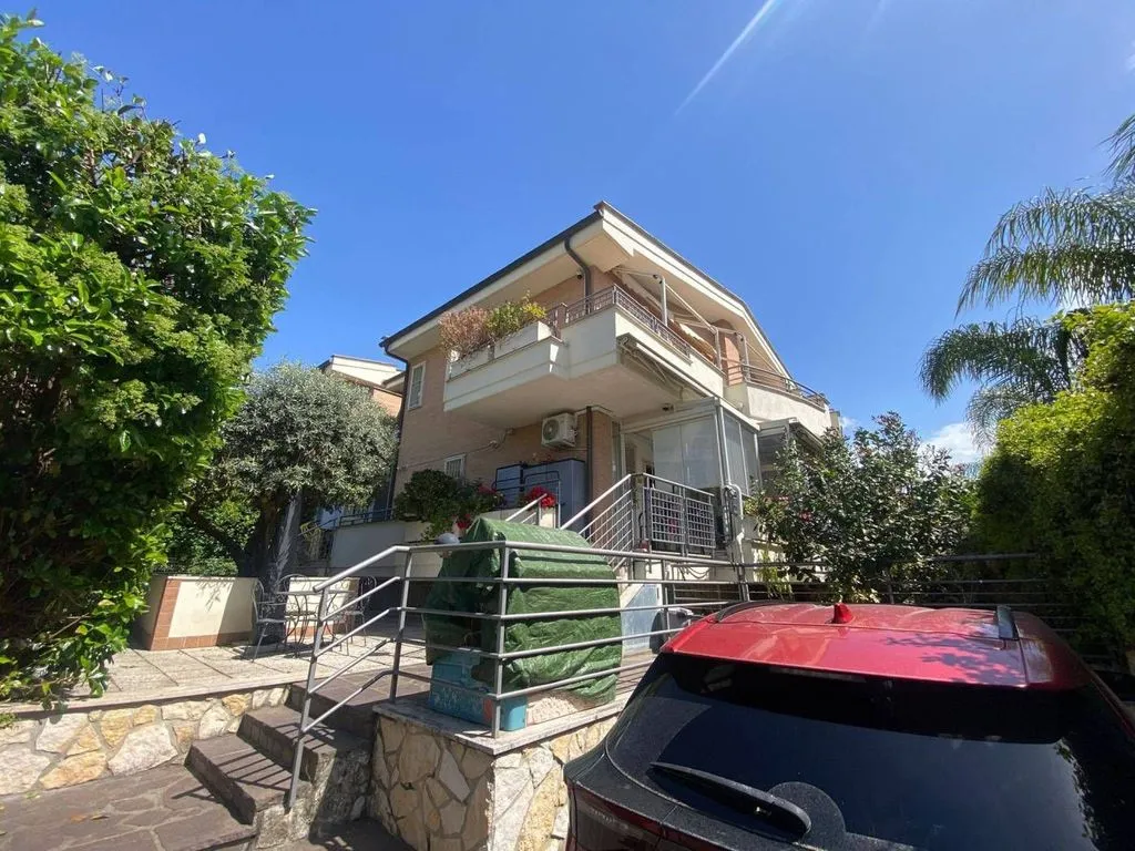 Esterno - Luxury Villa with Private Garden in Rome