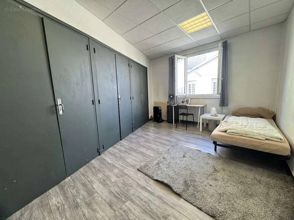 Camere da letto - Large 6-Bedroom Apartment in Lyon 9