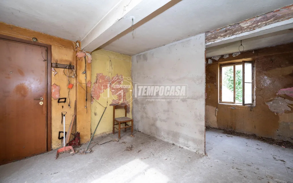 Toad - One-Bedroom Flat in Multi-Storey Building in Sassuolo