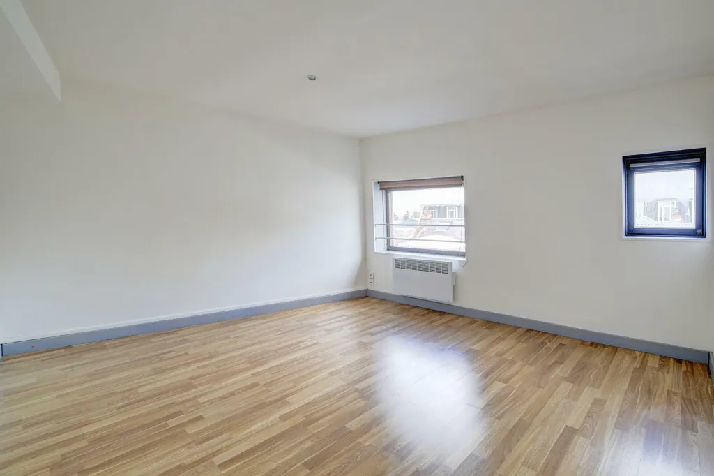 Toad - Duplex Apartment with City Centre Location in Saint-Quentin