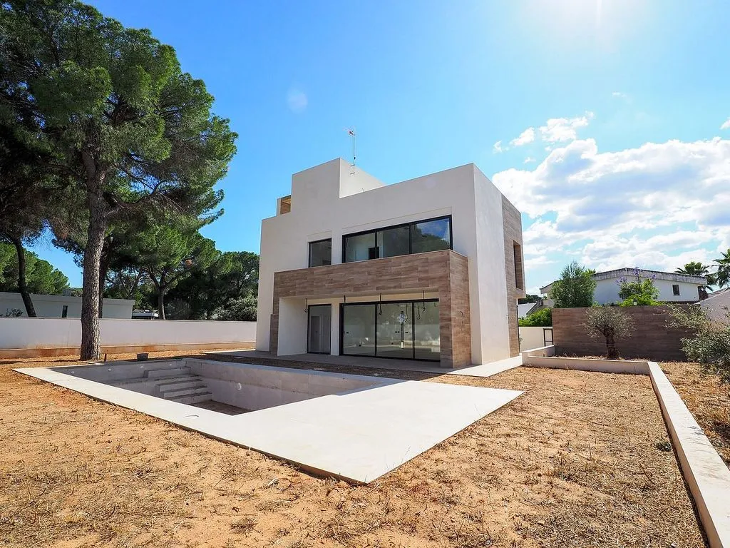 Välivaade - New Chalet with Pool in Bollullos de la Mitación