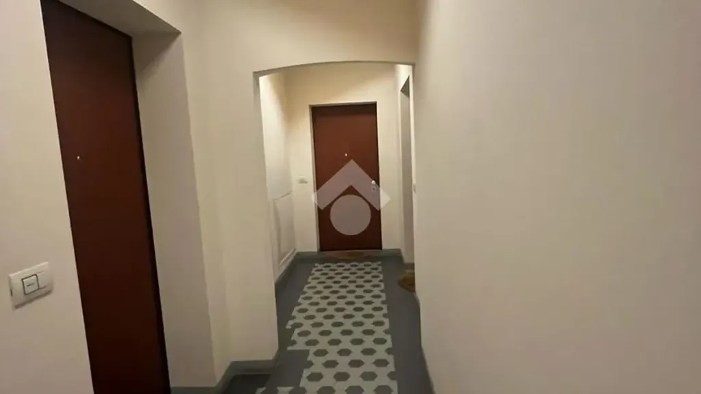Entrée - Mansarded Apartment in Historic Building, Turin