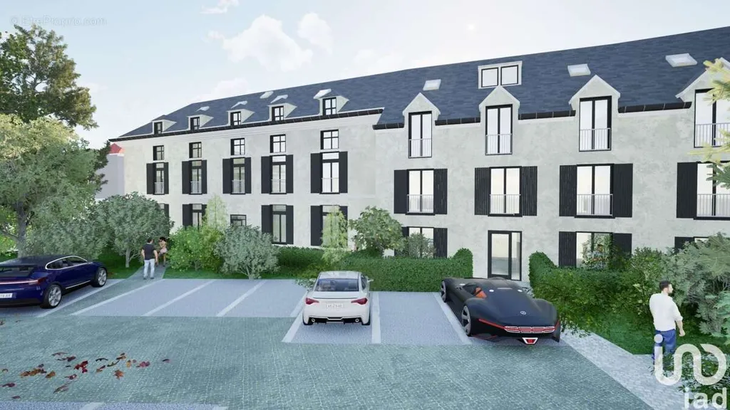 2-Bedroom Apartment with Terrace in Étampes