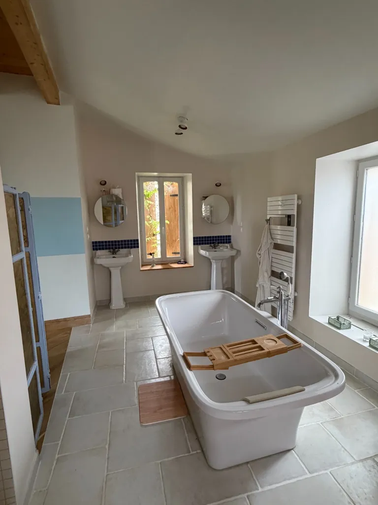 Salles de bain - Ancien Presbytère avec Jardin à La Tâche