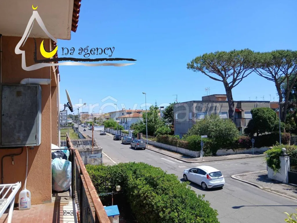 Balcon - Apartment with Balcony in Central Sabaudia